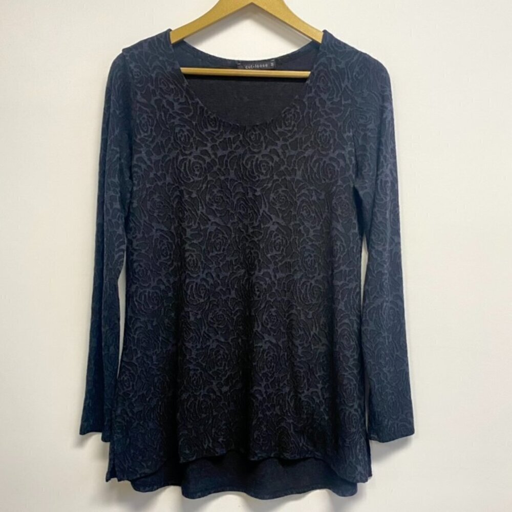 Cut Loose Floral Jaquard Print Top